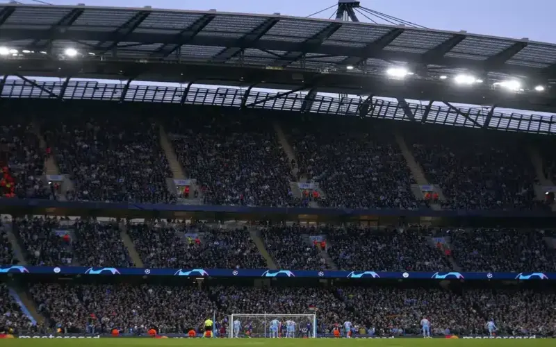 لاعب مانشستر سيتي يرحب بالانتقال إلى توتنهام